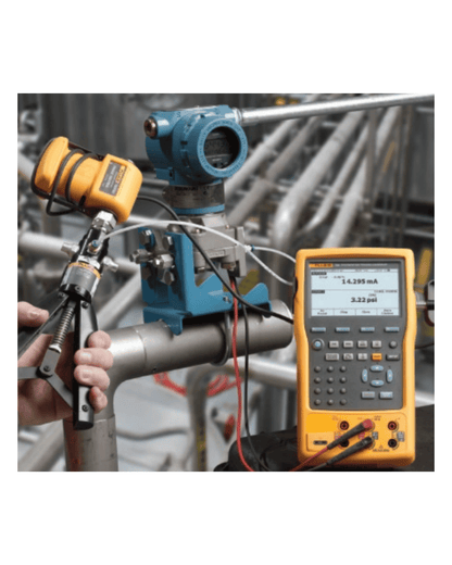 Fluke 750P0 low pressure calibration module in use